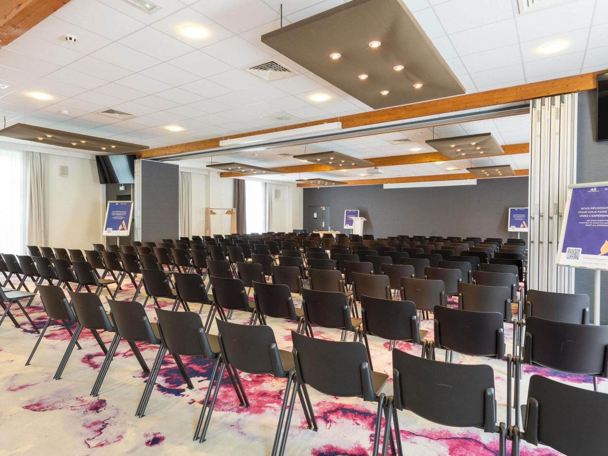 Novotel Saclay Dış mekan fotoğraf